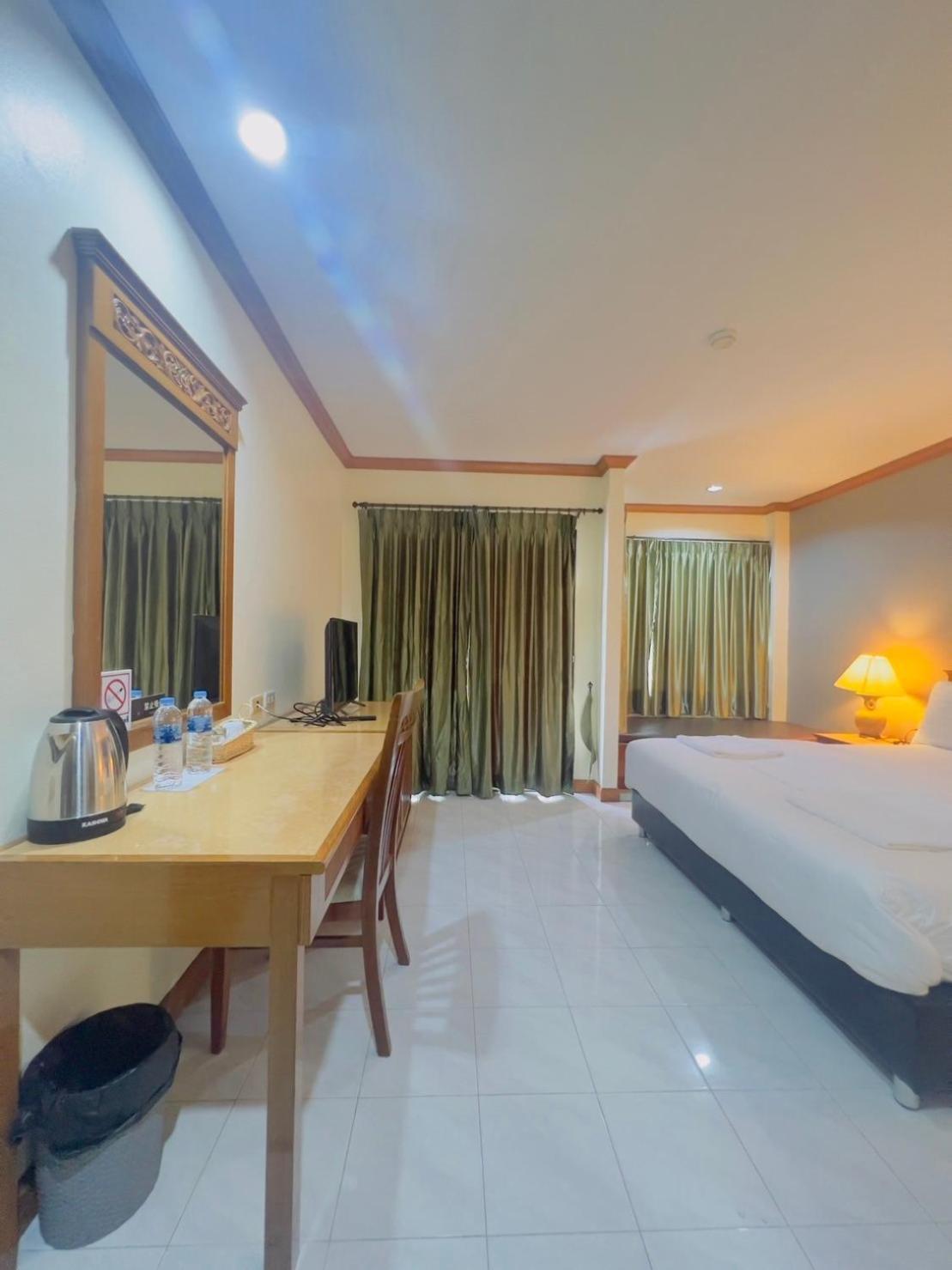 Royal Vista 호텔 Patong 외부 사진