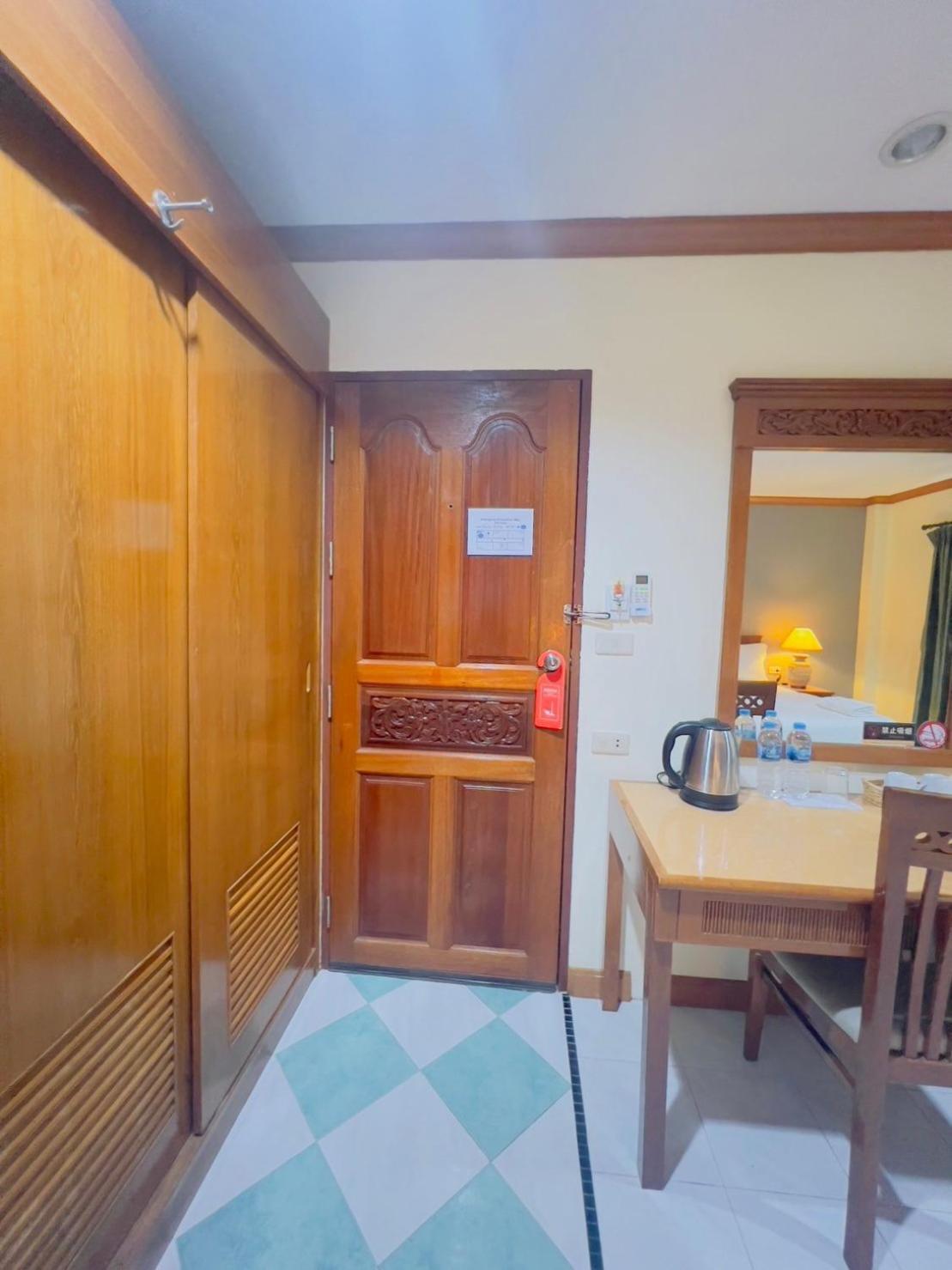 Royal Vista 호텔 Patong 외부 사진